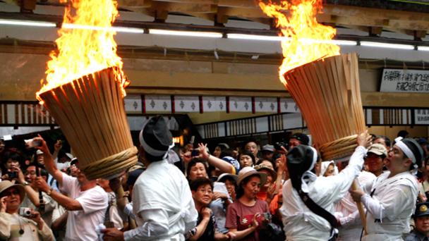 lễ hội lửa Nachi